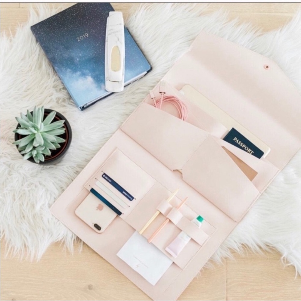 Glass ladder and Co clutch portfolio light pink